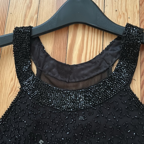 Adrianna Papell elegant fitted fully beaded long evening gown. - Picture 8 of 8